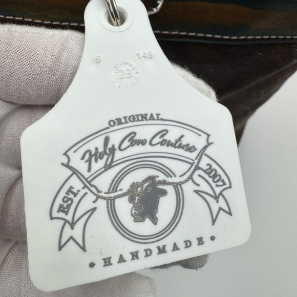 Holy Cow Couture Town Square Tote - Picture 8 of 11